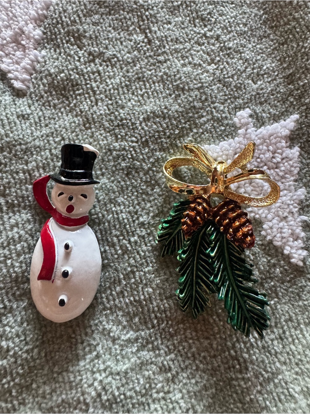 Vintage 1960s Gerry Christmas Holiday Pins Enamel Snowman and Pinecones  Nice!